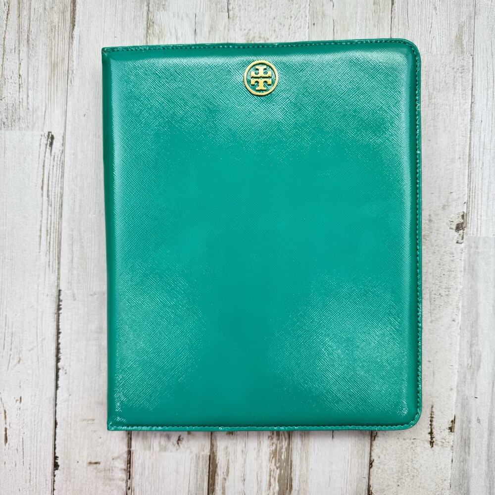 Tory Burch Green Patent Leather Adjustable IPad Case Gold Logo New With Flaw